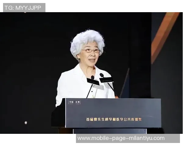 鲁梅尼格荣获巴伐利亚州长个人奖赞扬其对德国足球的杰出贡献